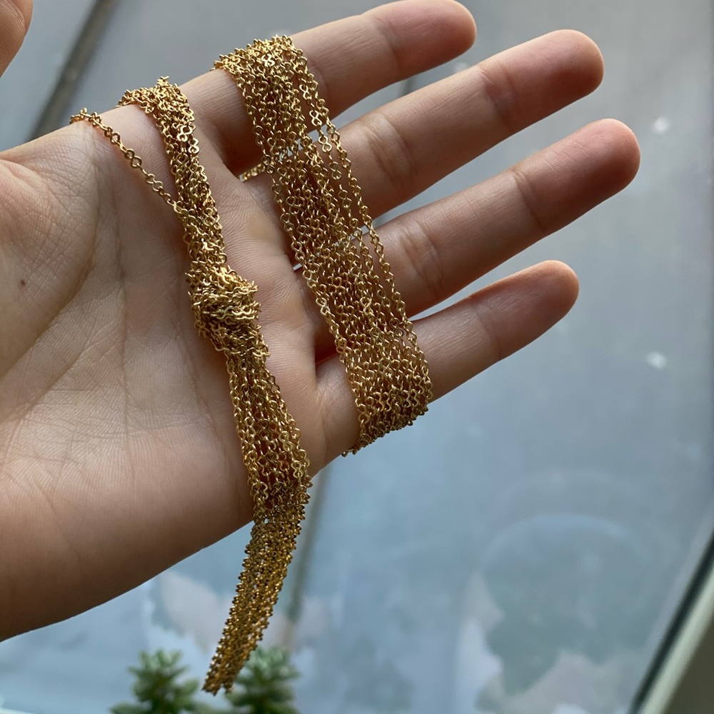GOLD KNOT NECKLACE